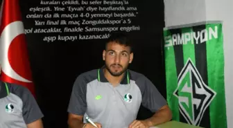 Sakaryaspor'da yeni transferlere imza töreni yapıldı