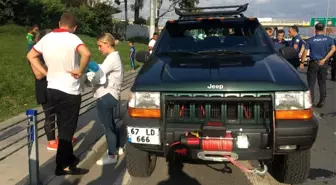 Yunus ekibi park halindeki araca çarptı: 2 polis yaralı