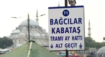 Eminönü alt geçidi esnafı yaralarını sarmaya çalışıyor