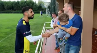 Koray Şener'in ailesi Fenerbahçe idmanını ziyaret etti