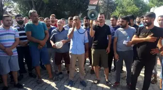 Menemen'deki pazarcı esnafından belediye önünde büyük protesto