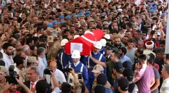 Şehit Uzman Çavuş'u, Adıyaman'da binlerce kişi uğurladı