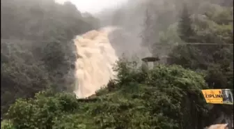 Ağaran Şelalesi şiddetli yağış sonrası taştı