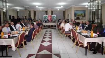 Bayburt'tan ayrılacak olan vali yardımcıları onuruna veda yemeği