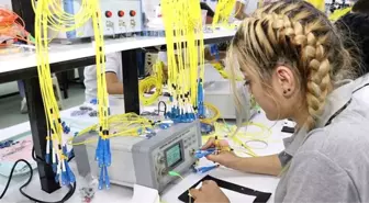 'Dijital çağın otobanları'nı Türk kadınları üretiyor