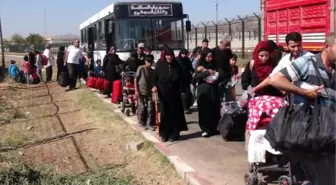 Giderken baklava götürdüler, gelirken yöresel kıyafet getirdiler