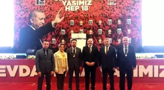 'Karanlığa mahkûm etmeye çalışanlara inat Türkiye aydınlık geleceğine yürüyor'