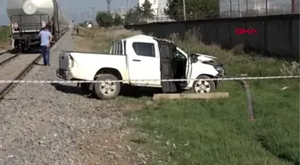 ADANA Yük treni kamyonete çarptı 1 ölü,1 yaralı