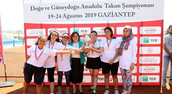 Erkeklerde Gaziantep Tenis İhtisas Kulübü birinci oldu