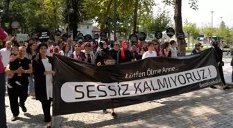 Hendek'te kadın cinayetlerine sessiz protesto