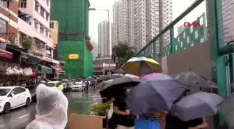 Hong Kong'da protestolar, polis izni ile devam ediyor