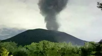 Japonya'da Asama Yanardağı'nda patlama meydana geldi