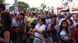 Menemen'de 'Sevgi Yolu' ve Uğur Mumcu heykeli açıldı