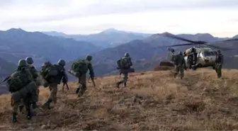 Hakkari'de 8 teröristin etkisiz hale getirildiği operasyon kamerada