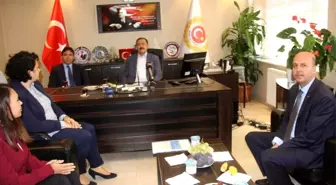 Eski Bakan Eroğlu Şuhut Kaymakamlığı'nı ziyaret etti