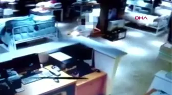 İstanbul-pendik'te 3 iş yerinde hırsızlık yapan kadın kamerada