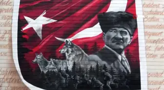 42 metrelik Atatürk'lü mural çalışması beğeni topladı