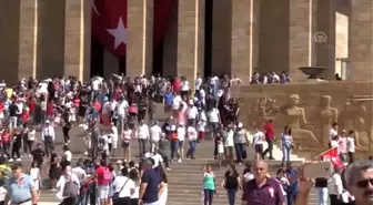 Büyük Zafer'in 97. yıl dönümü - Anıtkabir'e ziyaretçi akını