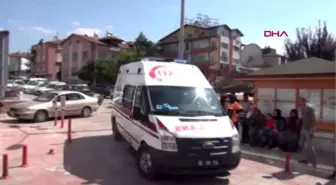 Burdur'da üç otomobil çarpıştı 1 ölü, 9 yaralı