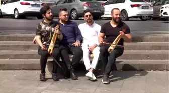 İstanbullular 'flash mob' etkinliğinde Karadeniz müziğiyle buluştu