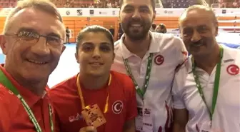 Milli boksörler buse naz çakıroğlu ve elif güneri avrupa şampiyonu