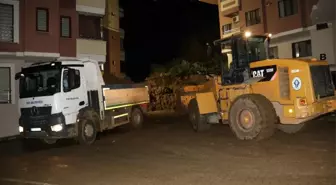 160 kamyon toprak çıktı, araçlar hala meydana çıkmadı