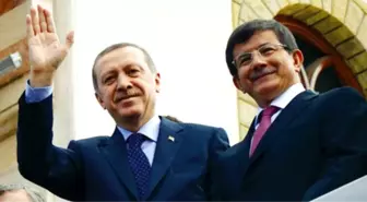 Davutoğlu'nu ihraç etmek konusunda temkinli davranan Erdoğan'ın bu kararı nasıl aldığı ortaya çıktı