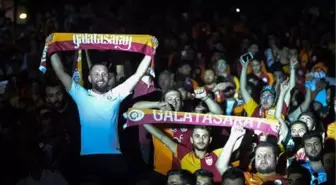 Galatasaray'dan imza şov