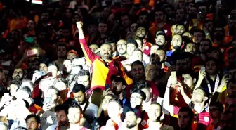 Galatasaray'dan Türk Telekom Stadyumu'nda imza şov