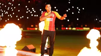 Galatasaray'dan Türk Telekom Stadyumu'nda imza şov