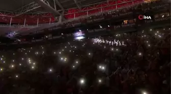 Galatasaray'dan Türk Telekom Stadyumu'nda imza şov
