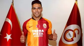 Galatasaray, yeni transferleri için imza töreni düzenledi