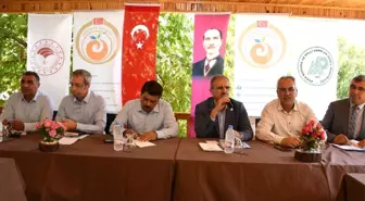 Vali Karaloğlu Manavgat'ta muhtarlarla buluştu