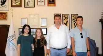 Başkan Yetişkin'den gençlere Samos ödülü