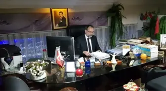 Kars'ta TYSD Başkanı Yıldırım'dan üniversite öğrencilerine burs desteği