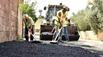 Toroslar'da yol yapım, bakım ve onarın çalışmaları devam ediyor