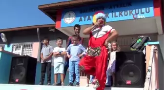 Ayvalık'ta minikler okulun ilk gününe şenlikle başladıMiniklere 'Okuluna Hoş geldin' şenliği