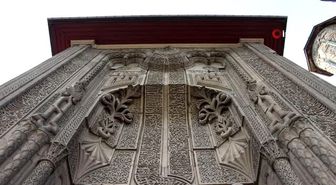 Orta Asya çadır geleneğinin örneği: 'İnce Minareli Medrese'