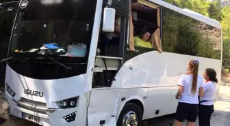 Antalya'da yolcusunu unutan tur otobüsü kaza yaptı: 2 yaralı