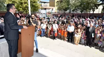 Başkan Yılmaz, ilk ders gününde kendi okulunda