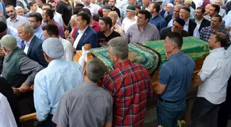 Cam silerken ikinci kattan düşerek ölen kadın toprağa verildi
