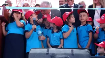 Erdoğan'dan, 'Yıldırım'ı çok seviyorum' diyen öğrenciye: Ama sen beni kıskandırıyorsun