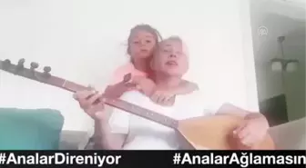 Evlatları için oturma eylemi yapan annelere sanatçıların desteği sürüyor