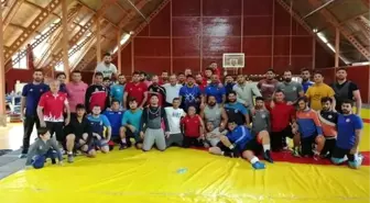 Grekoromen Güreş Milli Takımı, Kazakistan yolcusu