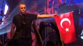 Hükümete yakın yazar, Haluk Levent'ten özür diledi