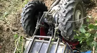 Sakarya'da traktör devrildi: 1 ölü