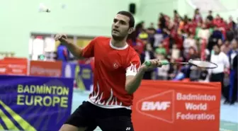 Badminton'da emre lale kota mücadelesi veriyor