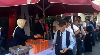 Beyoğlu'nda 15 bin aşure dağıtıldı