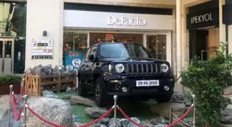 Forum Aydın'da alışverişler Jeep Renegade sahibi yapıyor