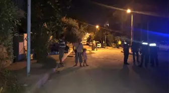 Alkollü şahsı mahallelinin linç girişiminden polis kurtardı